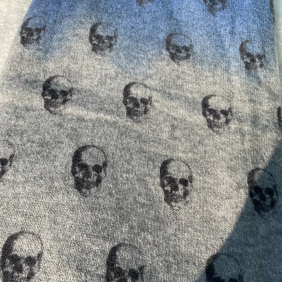 Skull Cashmere | Triston Skull Print Cashmere Scarf - Picture 5 of 7